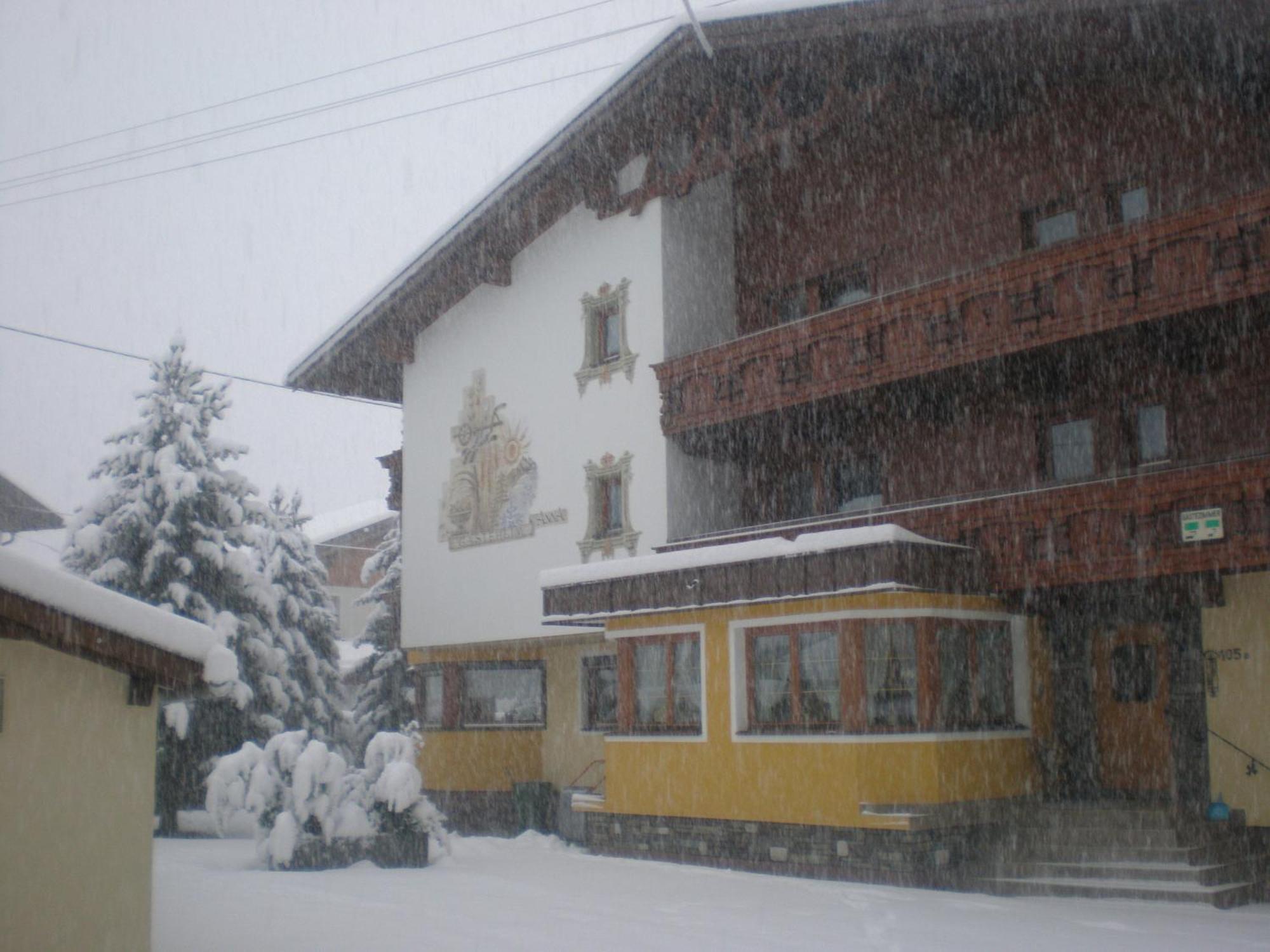 Gaesteheim Anna Hotel Langenfeld Exterior photo